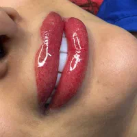 شیدینگ لب و رفع تیرگی لب|خدمات آرایشگری و زیبایی|بوشهر, |دیوار