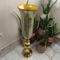 گلدان طلایی