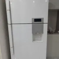 یخچال فریزر اسنوا در حد نو