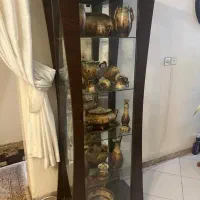 فروش یک عدد ویترین و یک عد  جالباسی