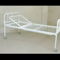 تخت بیمار یک شکن همراه دشک و ولیچر در حد نو