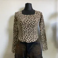 کراپ پلنگی|لباس|مشهد, هنرور|دیوار