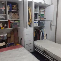 تخت تاشو دو تا تک  نفره و جا تا کشویی و کتابخانه
