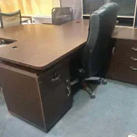 میز مدیریت L شکل ابعاد ۱۸۰ در ۱۵۰ قیمت استثنایی