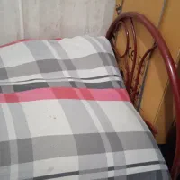 تخت یکنفره فلزی