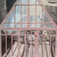 یک عدد پنجره هشتی سالم قیمت  دومیلیون هشتصد