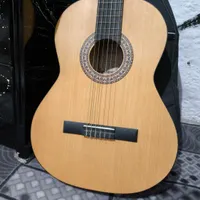 گیتار نو استفاده نشده