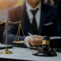 وکیل دادگستری باتجربه عملی
