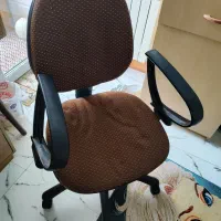 صندلی کامپیوتر کاملا سالم و تمیز