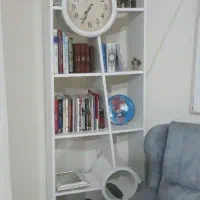 ساعت ویترینی کتابخانه