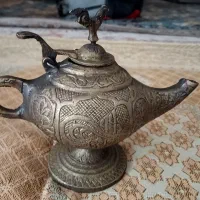 چراغ پیسوز قدیمی|کلکسیون اشیاء عتیقه|قم, امامزاده ابراهیم|دیوار