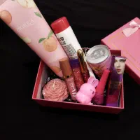 پک های اقتصادی لوازم آرایشی روز زن مادر|آرایشی، بهداشتی، درمانی|آران و بیدگل, |دیوار