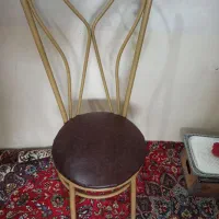 میز پلاستیکی سبک.صندلی آهنی محکم و بادوام