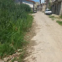 یک قطعه زمین مسکونی به مساحت ۲۰۰ متر مربع فروشی