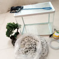 آکواریوم سفید شیشه خم شرکتی