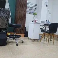 اجاره میز ناخن با مشتری و موقعیت عالی
