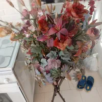 گلدان برنز با گل مصنوعی اصل