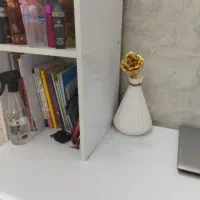 میزتحریر هایگلاس درجه یک همراه باچهارطبقه درحدنوو|میز تحریر و کامپیوتر|مشهد, امیریه|دیوار