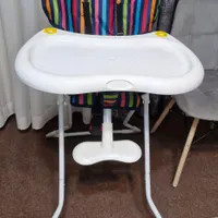 شیر دوش برقی،صندلی غذا،بریس نوزاد،تخت وکمد همه مفت|اسباب و اثاث بچه|کوچصفهان, |دیوار