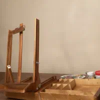 سه‌پایه  نقاشی و استند رومیزی‌ قابل حمل نقاشی