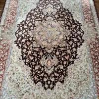 دو عدد فرش ۴ متری و ۶ متری فرهی