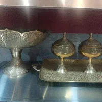 چرخ خیاطی وظروف برنجی