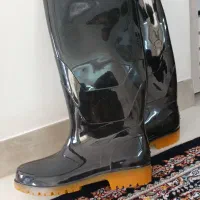 دو جفت چکمه سایز ۴۲ و ۴۴