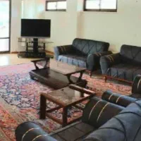 ۳۰۰ م کارگاه تولیدی وانبار مواد غذایی