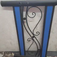 تخت یه نفره نو با تشک .فقط تخته ی کف نداره.