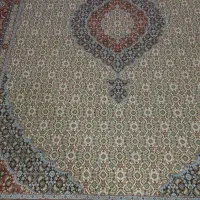 یک تخته فرش یا قالی ۶ متری دستباف ریزماهی ابریشمی