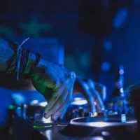 دیجی ساری|خدمات پذیرایی، مراسم|شوش, |دیوار