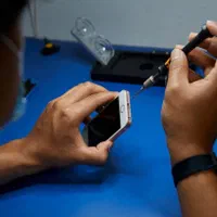 تعمیرات تخصصی آیفون و اندروید تعویض ال سی و باطری