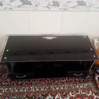 میز تلویزیون شیشه‌ای