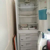 یک عدد یخچال  نیم فریزر