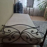 تخت ومیز ارایش و صندلی فرفوژه یک نفره