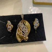 طلا وجواهر