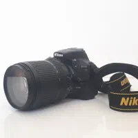 دوربین نیکون D5500 لنز ۱۸-۱۴۰ و ۸۵ پرایم و کیف