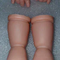 دست وپای عروسک