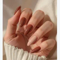 کاشت ناخن با تخفیف ویژه ۵۰درصدی