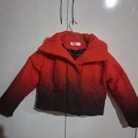 دو تا کاپشن دو تا شلوار و یه مانتو دخترانه