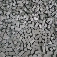 کارگر جهت کار در کارگاه تولید ذغال