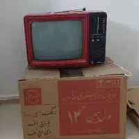 تلویزیون عتیقه سیاه و سفید