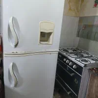 یخچال ۲در  بزرگ تمیز  در حال کار کردن