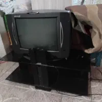 تلویزیون ومیز