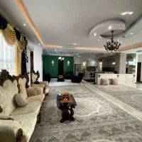 ویلای-لوکسی-که-چوب-فضا-و-سکوت-همراه-خودش-داره