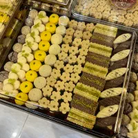 استخدام نیرو ماهر جهت کار در قنادی|استخدام خدمات فروشگاه و رستوران|قزوین, |دیوار