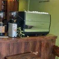 کار در کافه