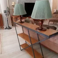 میز و آباژور