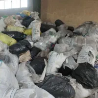 خرید فروش کارتن و پلاستیک