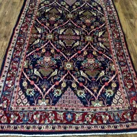 چندین تخته قالیچه دستباف
